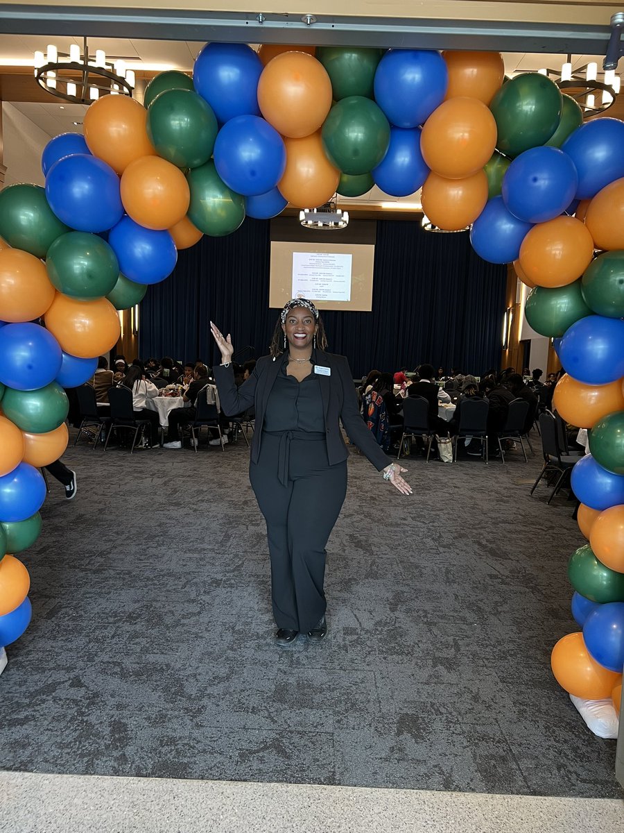 TreecaC's tweet image. The Best of the Southwest (Dville, Lancaster, and Desoto GEAR UP teams) came together for an empowering conference for our future leaders. A huge thank you to the entire team, but a special shout out to my D9 teammates!

#CollaborationForChange  
#OneGoalOnePurpose