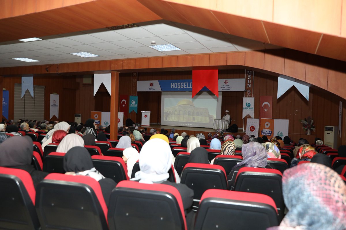 Mescid-i Aksa’yı gördüm düşümde
Götür müslümana selam diyordu…🇵🇸🕌

Mescid-i Aksâ Müezzini Adil Al-Kadmani ve Diyanet İşleri Başkanlığı Strateji Geliştirme Başkanı Mustafa Irmaklı’nın katılımıyla “Direnişten Dirilişe Kudüs” programı gerçekleşti.