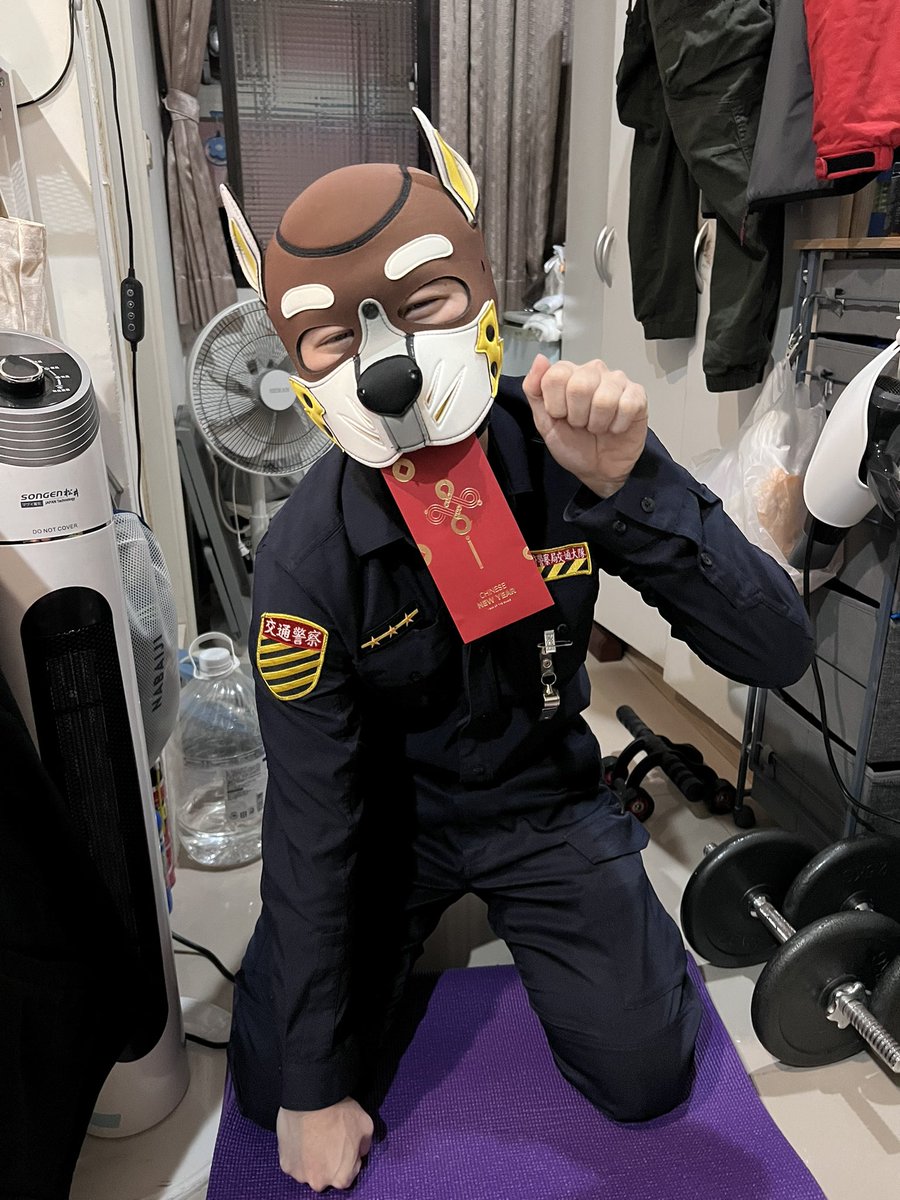 🧧新年快樂🧨
我的小波提早跟大家拜年🐶
祝大家新年快樂～交通平安

很期待每隻狗勾的拜年照
害羞的狗勾可以 #私訊 給我歐🥵