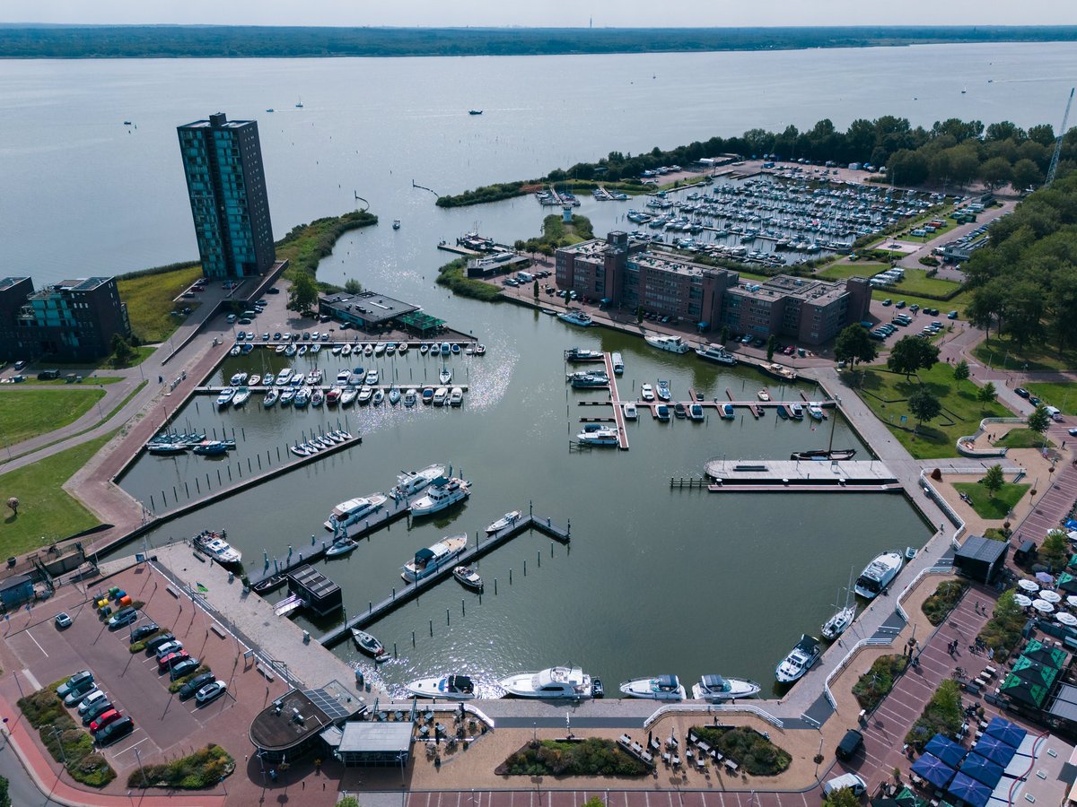 Het Havenverbond en de Bedrijven Investeringszone gaan zich de komende jaren verder inzetten voor Almere Haven. “De afgelopen jaren heeft de samenwerking goed werk verzet. Het voortzetten van de BIZ en het Havenverbond is daarom goed nieuws”, zegt wethouder <a href="/maaikeveeningen/">Maaike Veeningen</a>