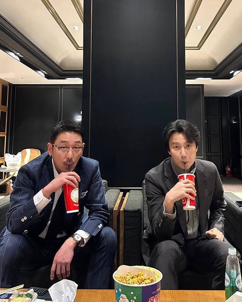 #브로큰
bro~ something big is coming!

<a href="/Hajungwoo__/">H.J.W</a>