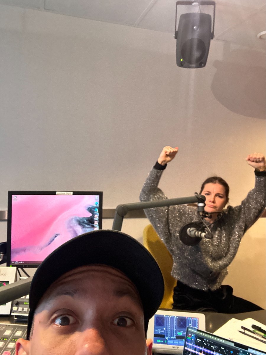 Heia Fotball (@p3heiafotball) on Twitter photo <a href="/AndrineStolsmo/">Andrine S Hegerberg</a> er med oss oi dagens utgave av Heia Fotball 🏆
Det blir vanskelige ord og ordspill med <a href="/svensundet/">Sven Bisgaard Sundet</a>, vi lurer på hva planen til Solskjær egentlig er? Og lander vi på at det nye CL-systemet ikke er så verst likevel?
Hør her: radio.nrk.no/podkast/heia_f… <a href="/AndrineStolsmo/">Andrine S Hegerberg</a> er med oss oi dagens utgave av Heia Fotball 🏆
Det blir vanskelige ord og ordspill med <a href="/svensundet/">Sven Bisgaard Sundet</a>, vi lurer på hva planen til Solskjær egentlig er? Og lander vi på at det nye CL-systemet ikke er så verst likevel?
Hør her: radio.nrk.no/podkast/heia_f…