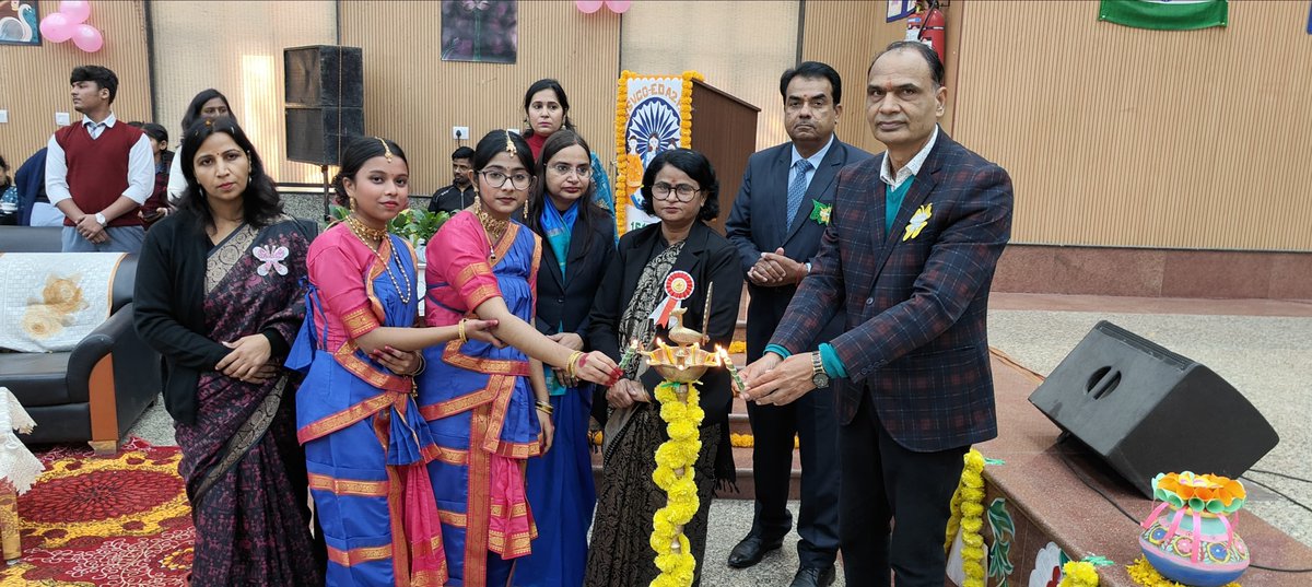 a21617003's tweet photo. Annual Day 2024-25 celebration at GSV COED A2 PASCHIM VIHAR SCHOOL 1617003. Congratulations to all staff members and students 🎉🎉🎉🎉🎉🎉🎉 https://t.co/K6T0mf61lq
