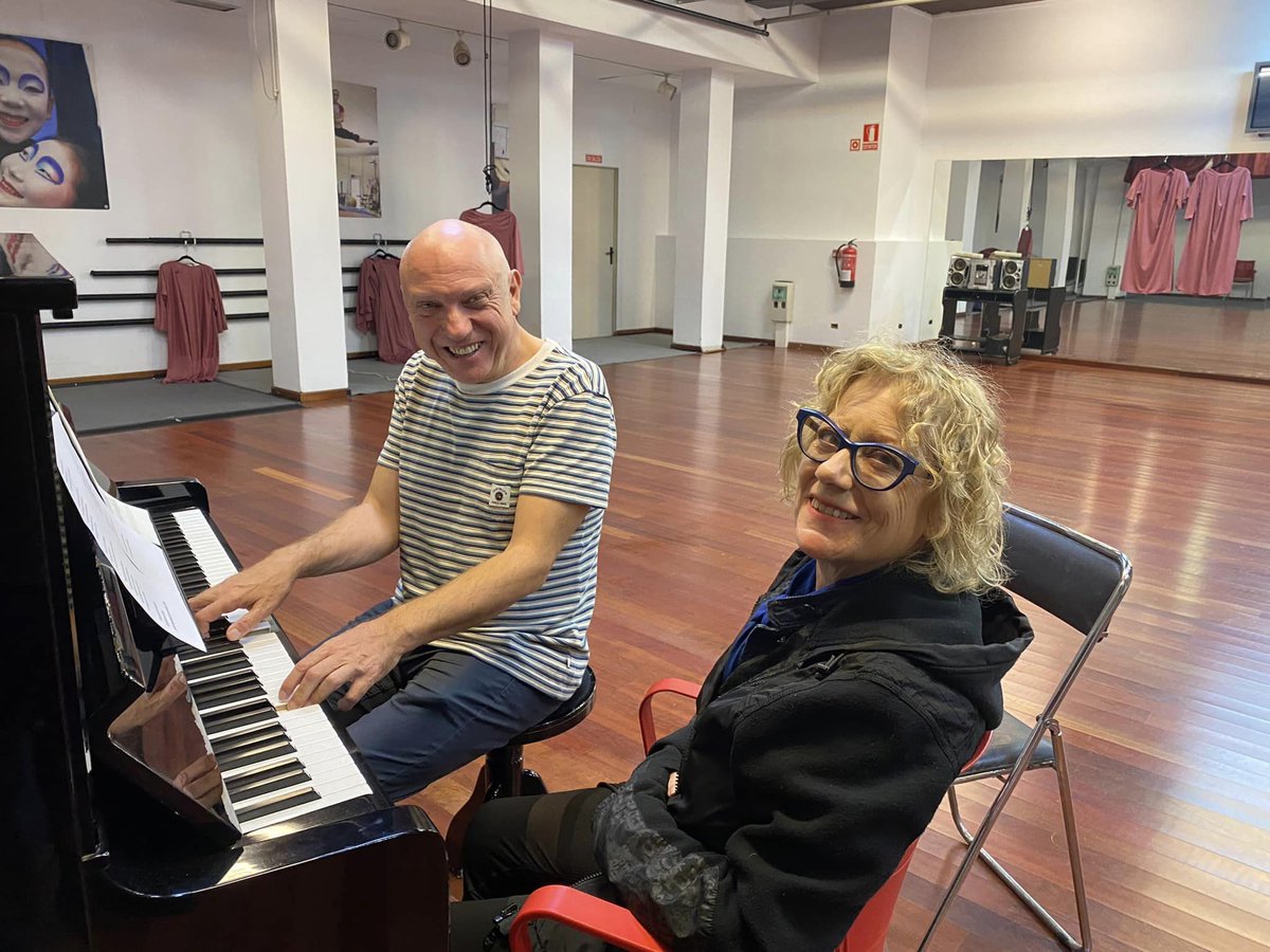 🏆 FINALISTAS PREMIOS OH! / MEJOR BANDA SONORA ORIGINAL / ESPACIO SONORO

• CARLA ARMAS por "Si yo fuera Federico", de #FactorIaNorte
• CARLA ARMAS por "Hamlet", de #GuayominiProducciones 
• JOSÉ RAMÓN FEITO por "Postales rotas", de <a href="/ZigZagDanza/">Zig Zag Danza</a>