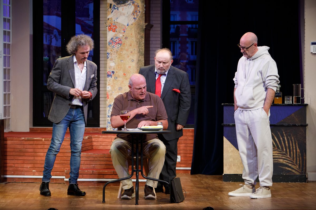 LaCenaDeLosIdiotas (@cenadeidiotas) on Twitter photo La nueva versión de #JosemaYuste de la comedia de #FrancisVeber, <a href="/CenaDeIdiotas/">LaCenaDeLosIdiotas</a>, te espera en el <a href="/MunozSecaMadrid/">Teatro Muñoz Seca</a>. 🤣
¡Pilla tus entradas! 👉 bit.ly/Cena-Idiotas-T…
#teatro #comedia #lacenadelosidiotas #ocio #risas #humor La nueva versión de #JosemaYuste de la comedia de #FrancisVeber, <a href="/CenaDeIdiotas/">LaCenaDeLosIdiotas</a>, te espera en el <a href="/MunozSecaMadrid/">Teatro Muñoz Seca</a>. 🤣
¡Pilla tus entradas! 👉 bit.ly/Cena-Idiotas-T…
#teatro #comedia #lacenadelosidiotas #ocio #risas #humor