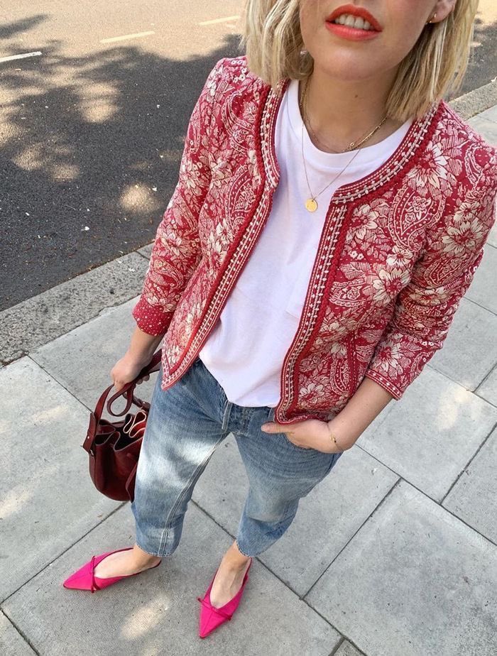 Julianacoria's tweet photo. CHAQUETAS REVERSIBLES BOHO - $18000

Para comprar y guardar para el 🍁

El local es atendido por un señor con turbante, tiene muchísimas cosas de la India y huele a cardamomo.

No tenía dirección en la pared pero calculo que es PASO 555 https://t.co/zZkGO0aS1W