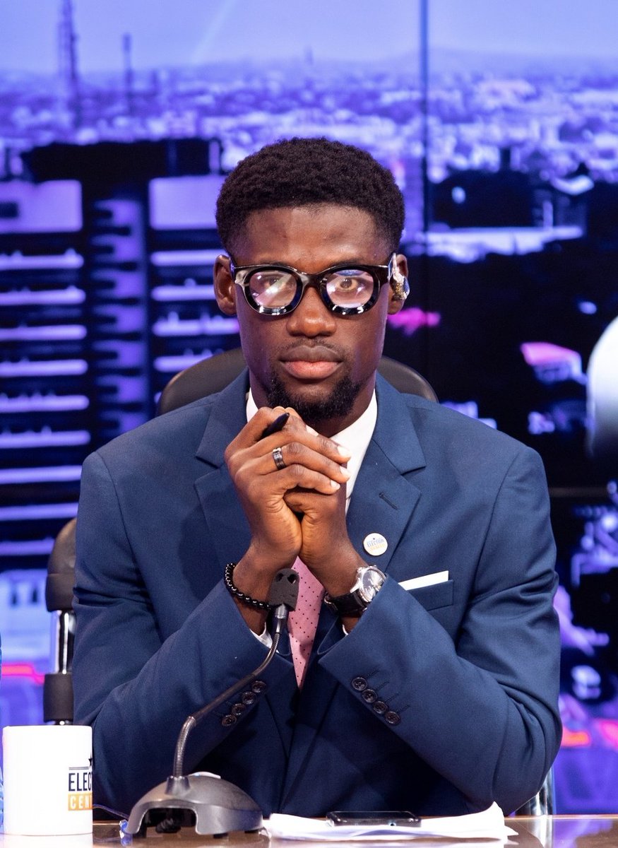 Chic, sleek and unique... 💯
<a href="/BrightAmaning_/">Bright N. K. Amaning</a> 

#MetroTV