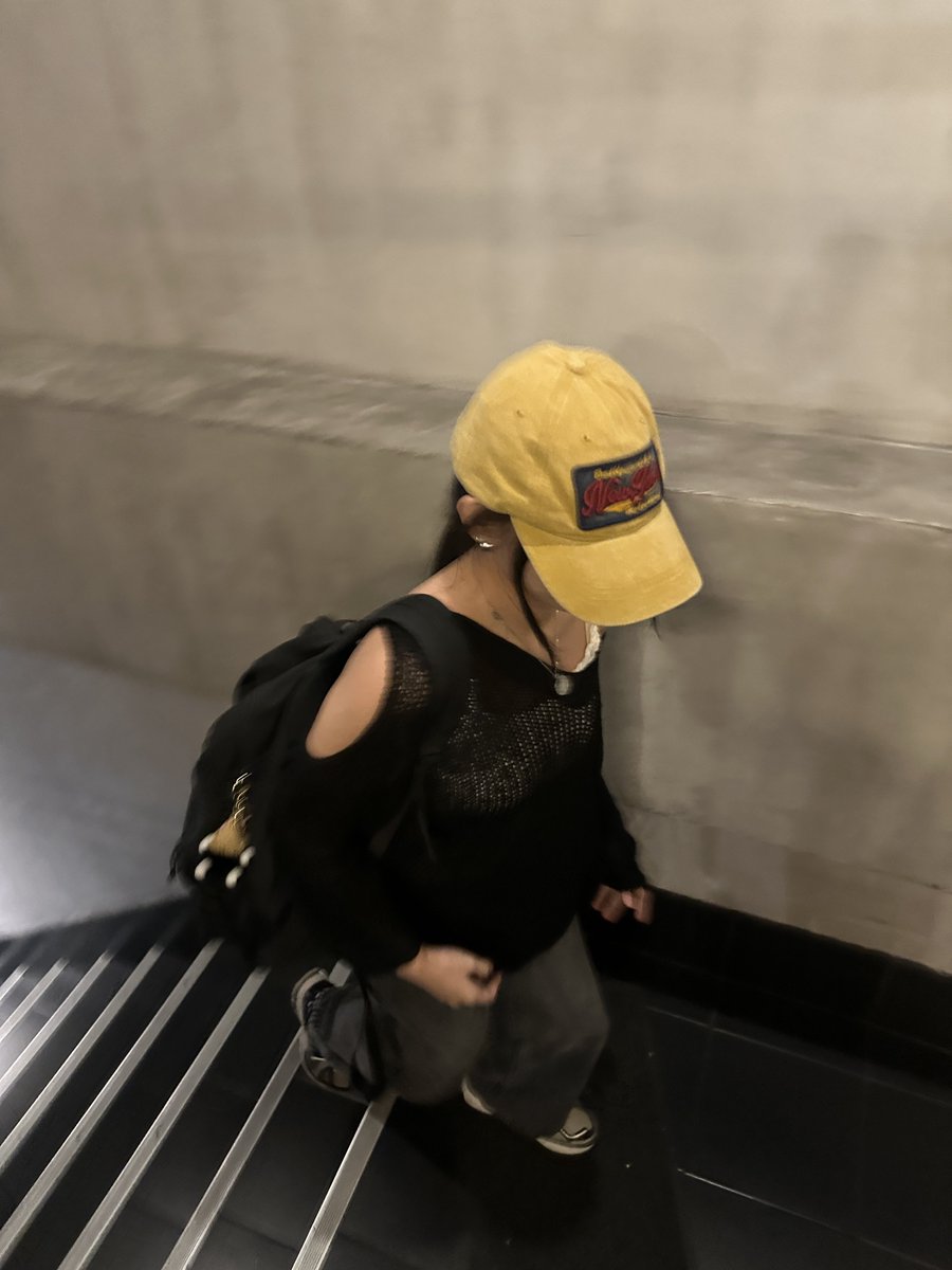 lxy_zip's tweet photo. proof of life （´-`）.｡oO https://t.co/evmJnU3AKn