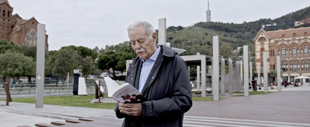 📖#UnPaísParaLeerlo viaja esta semana a Barcelona para recorrer sus rincones literarios.

🔹Entrevistaremos al novelista Eduardo Mendoza y además, charlaremos con la traductora Corina Oproae reciente premio Tusquets.

No te lo pierdas este viernes a las 20:00h. con <a href="/jessmartinf/">Jessica Martín</a>