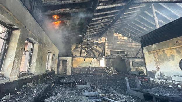 BenefitNews24's tweet image. Death toll from the fire at Turkey’s Kartalkaya ski resort has risen to 78, with 11 people detained, including the deputy mayor, fire chief, and hotel management.

Read More: benefitnews.in/international/…

@RTErdogan

#TurkeyFire #KartalkayaSkiResort #fire #mishap #flames #blaze