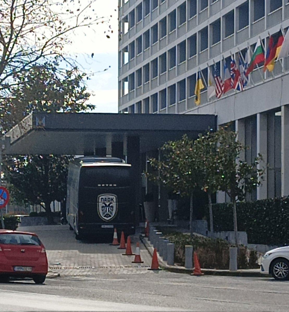 aspromavrogati's tweet photo. #PAOKday Άντε ΠΑΟΚαρα 🤍🖤 https://t.co/Kg0FnzYUgJ