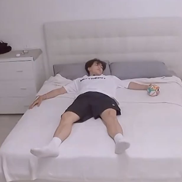 me rn because i miss jeonghan