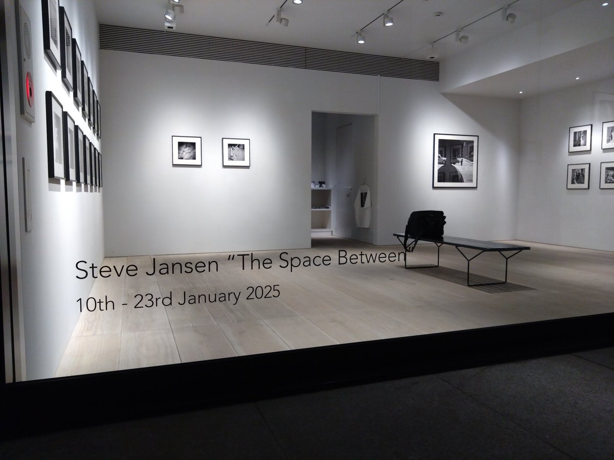watervilla's tweet photo. @istevejansen Warmest congratulations on your successful show at NEW! 🥳
So happy that my dream of seeing TSB in the gallery became true🥹
@newwwauction Thank you so much for having hosted Steve's photo exhibit at your beautiful space🥰
#NEWauction #SteveJansen #TheSpaceBetween https://t.co/sJDHwAWFST
