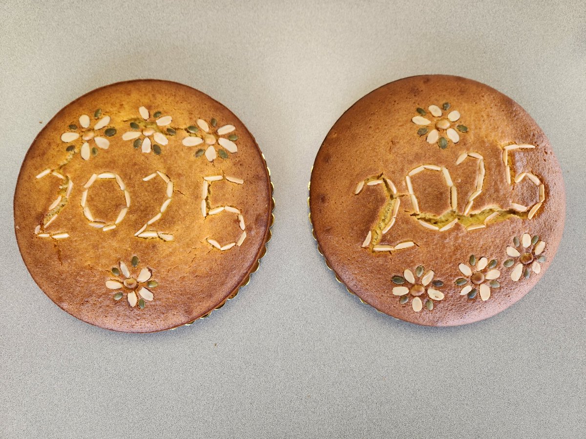 mayechat227's tweet photo. New Year's Cake cutting of the #DrosatosLab at the @UCPPNDept. Thank you all for gathering and thank you @CatMak23 for the photos. Well done Jim Herman and Nick Timme for getting the two lucky coins. Health and success to everyone. https://t.co/4zHdfYlb4n