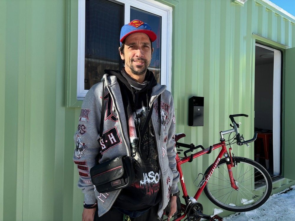 ottawasuncom's tweet photo. No longer homeless, some locals are living inside shipping containers in Gatineau https://t.co/dQpfZTW7sj https://t.co/4vmiZCRAcp