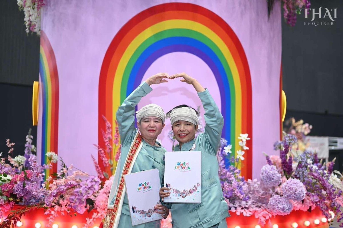 ThaiEnquirer's tweet photo. Thailand's first day of marriage equality has seen the official registration of at least 1,754 nuptials. 

To commemorate the historic day today, services have been provided to all couples in all 878 district offices located throughout 76 provinces, 50 district offices in Bangkok, and most Thai embassies.

#Thailand #สมรสเท่าเทียม #LGBTQ+ #SameSexMarriage #MarriageEquality #LoveIsLove