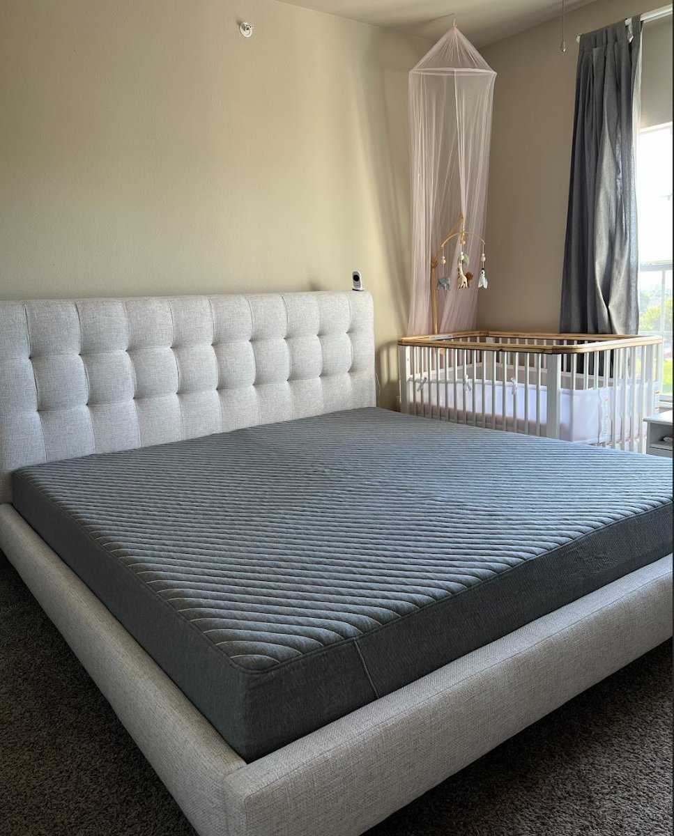 SienaSleep's tweet photo. New parents, we’ve got your back (literally)! 🛏️✨ The Siena mattress is designed to provide the comfort and support you need to recharge—because restful nights make for brighter days. 💙😴

#SienaMattress #ParentLife #DreamInComfort https://t.co/vL0DTBNGHO
