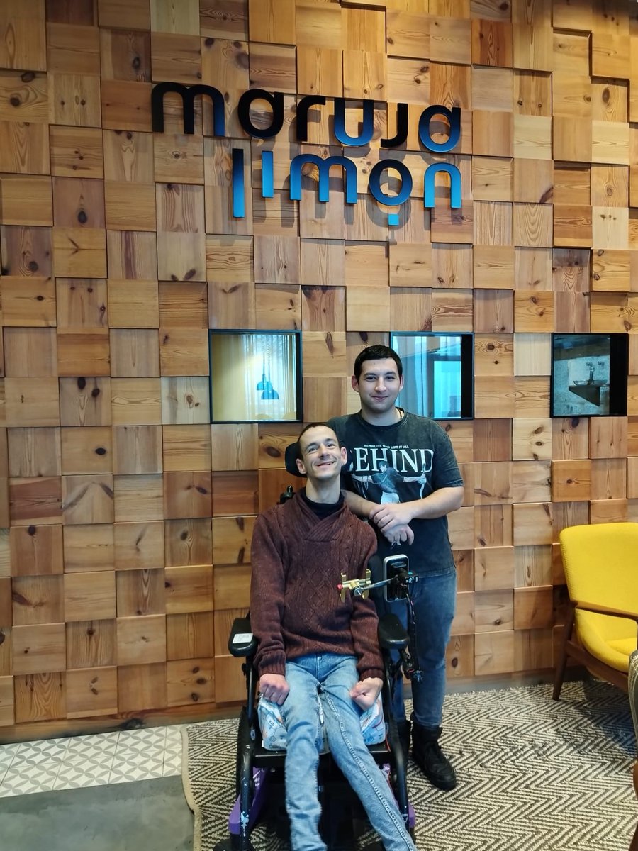 Óscar y David de <a href="/APAMPVigo/">APAMP</a>, ganadores del 𝐕𝐈𝐈 𝐂𝐨𝐧𝐜𝐮𝐫𝐬𝐨 𝐝𝐞 𝐂𝐨𝐜𝐢𝐧𝐚 👨‍🍳 acudieron ayer al restaurante Maruja Limón para disfrutar de su premio, una experiencia gastronómica única en el restaurante de <a href="/RafaCentenoM/">Rafa Centeno</a>

¡Gracias <a href="/GrupoNoveCocina/">Grupo Nove</a>  por hacerlo posible!