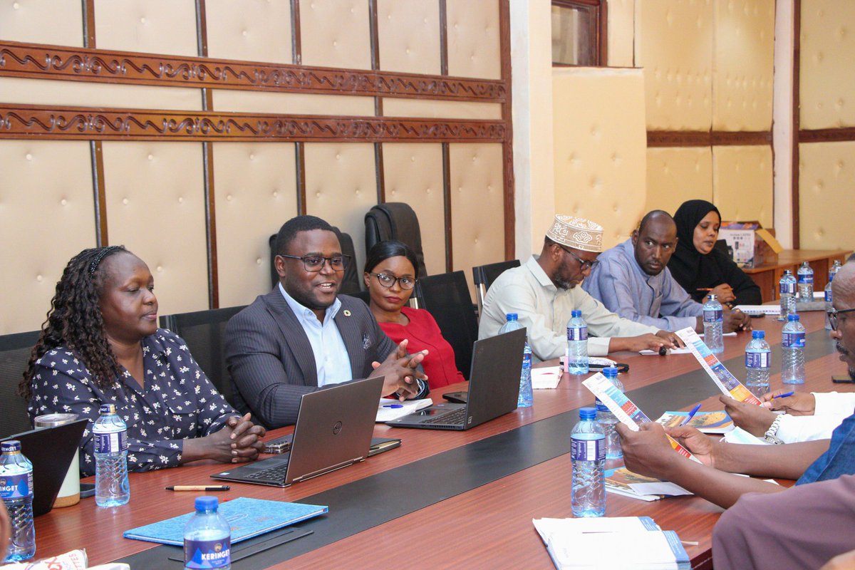 adaconsortium's tweet photo. Earlier today, we met with the @WajirKE county executive, to introduce the County Green Facility Preparation Project, which aims to support the county in identifying projects and developing proposals for  green investment and sustainable development. 
@FSDKe @PwC_KE @aldefkenya https://t.co/WmPC2TS4rc