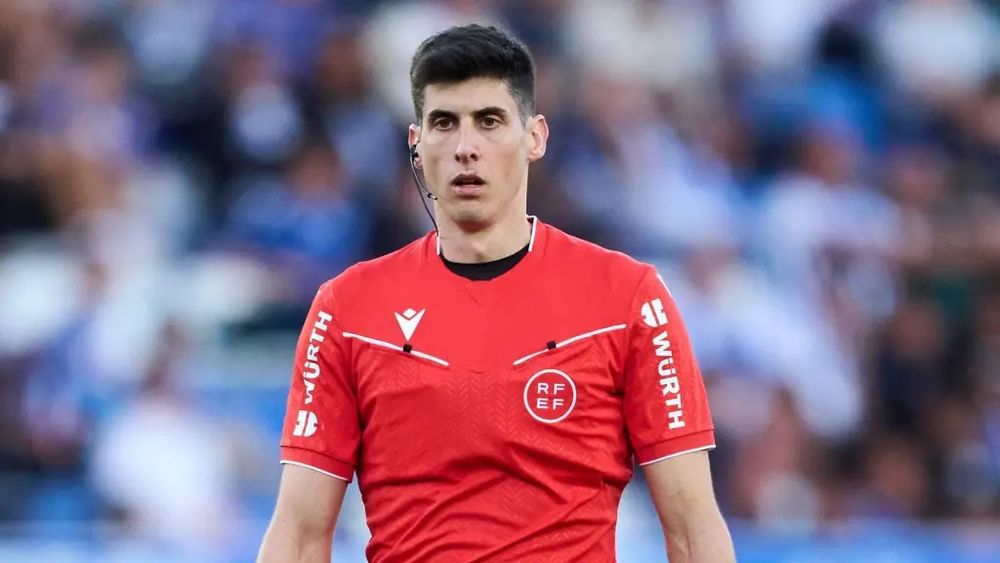 MarkOHaire's tweet image. 📝 EU refs to watch this w/end:

Las Palmas v Osasuna: J. Gil Manzano (81.67)
Valladolid v Real: M. Busquets Ferrer (68.18)
Lazio v Fiorentina: Antonio Rapuano (64.55)
Bilbao v Leganes: Alejandro  Hernández (62.22)
Torino v Cagliari: Kevin Bonacina (58.50)

*Booking Pts per-game