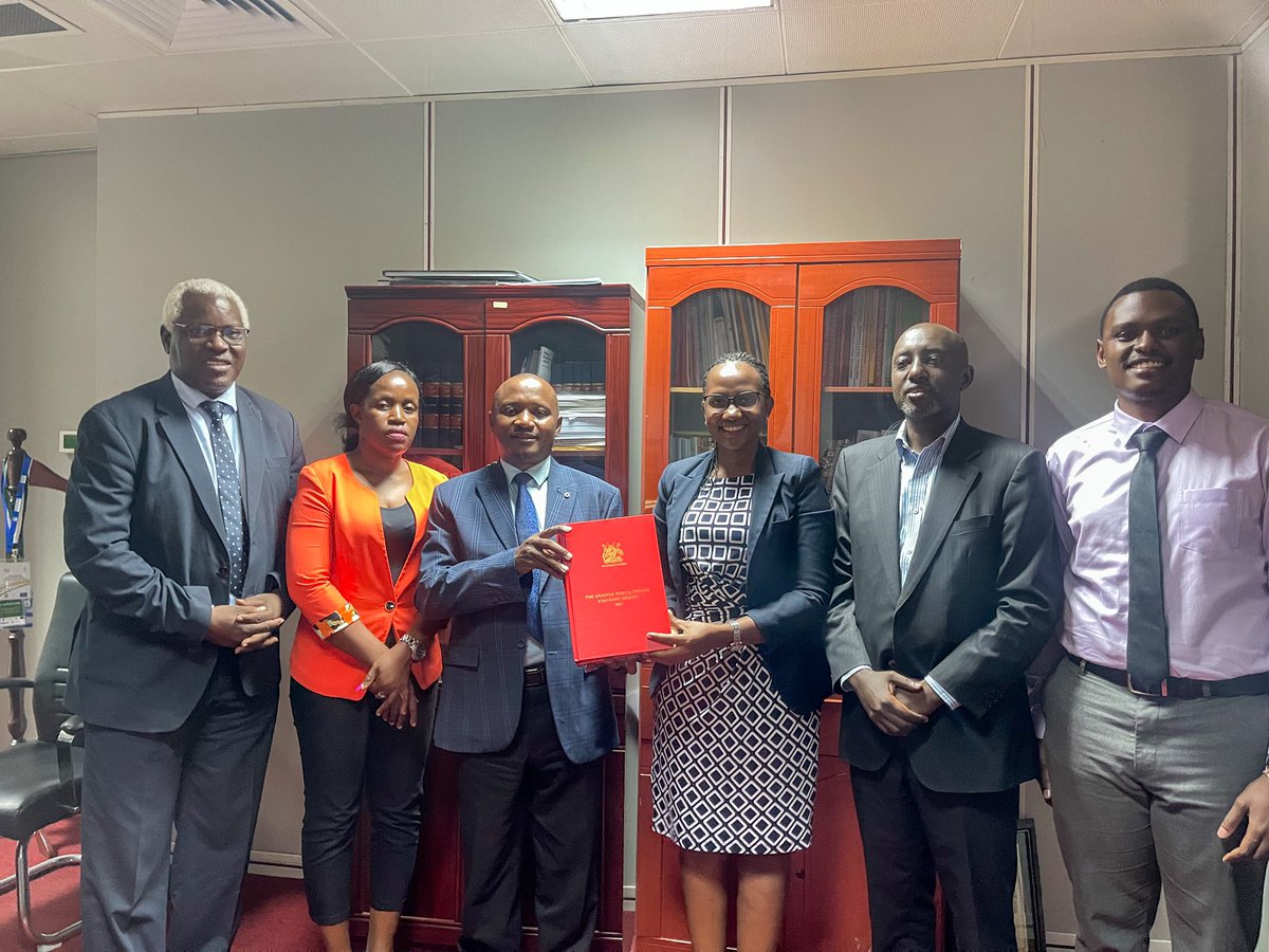 uppc_uganda's tweet photo. A team from @uppc_uganda paid a courtesy visit to Mr. Swizin Mugyema, Commissioner, and Mr. Geoffrey Ntaro, Deputy Commissioner, at @MoLGUganda. The discussions focused on establishing a suitable partnership between the two entities. https://t.co/HSWRQLm9lg