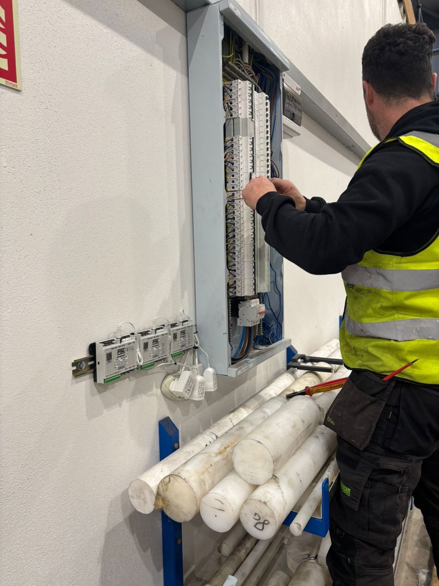 FSL_Electronics's tweet photo. A successful installation complete at Dawson's Engineering, Craigavon. A step toward greater efficiency for their operations💪 https://t.co/ecxilgcKAO