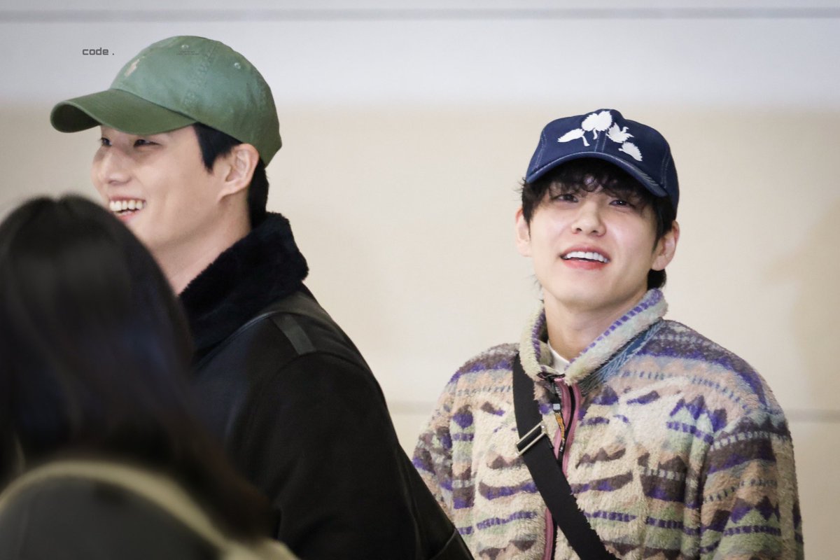 code_1647's tweet photo. 250123 ICN 출국
해피캣 해피깜푸

#영케이 #원필 #Youngk #Wonpil
#데이식스 #Day6 https://t.co/nmPKu8qeLj
