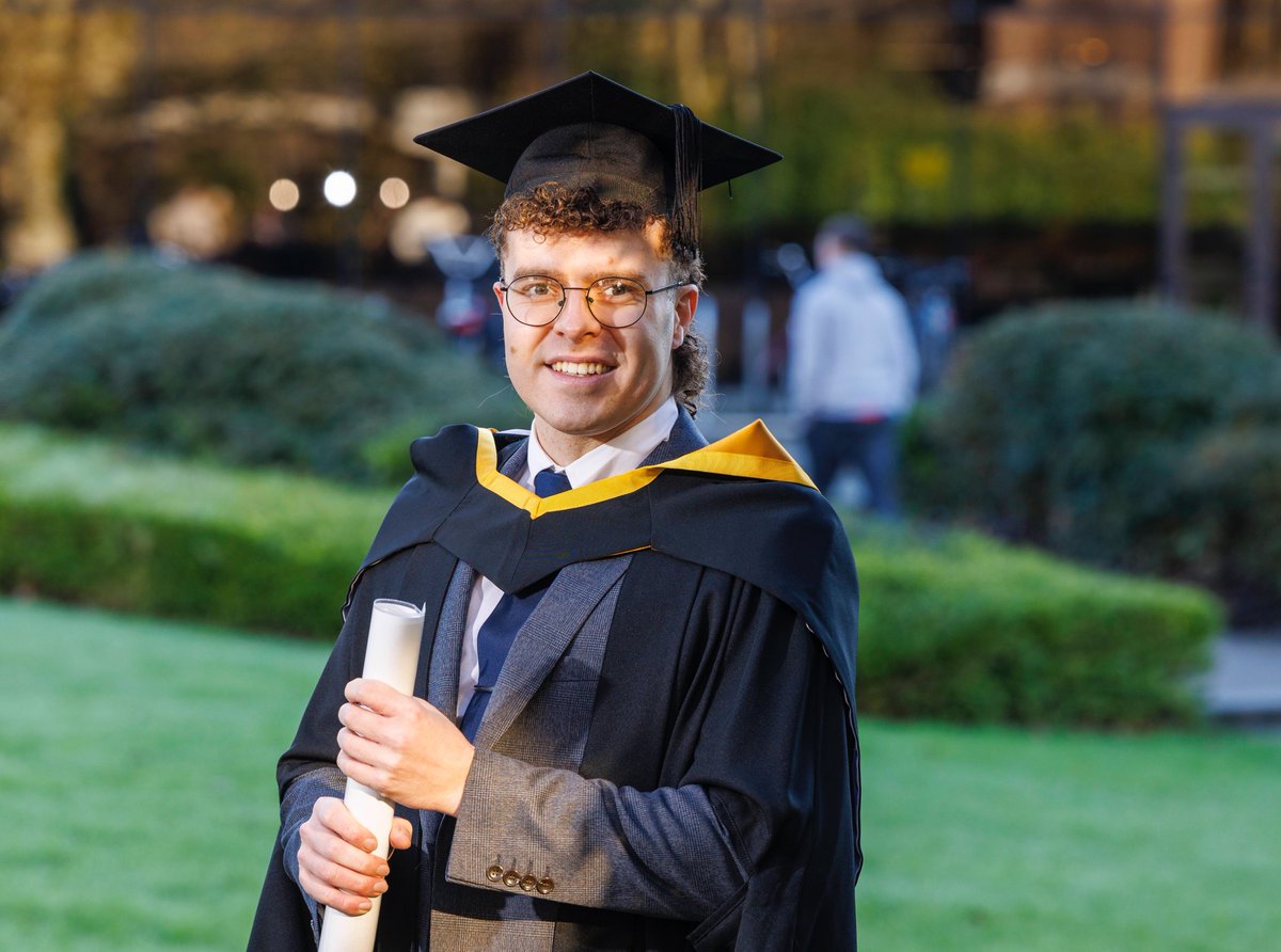 Critical Care Dietitian Shane O’Connor from Killarney graduated this week with a Master’s Degree in Health Professions Education.

🎓Read more: ul.ie/news/lessons-i…

#StayCurious #StudyAtUL