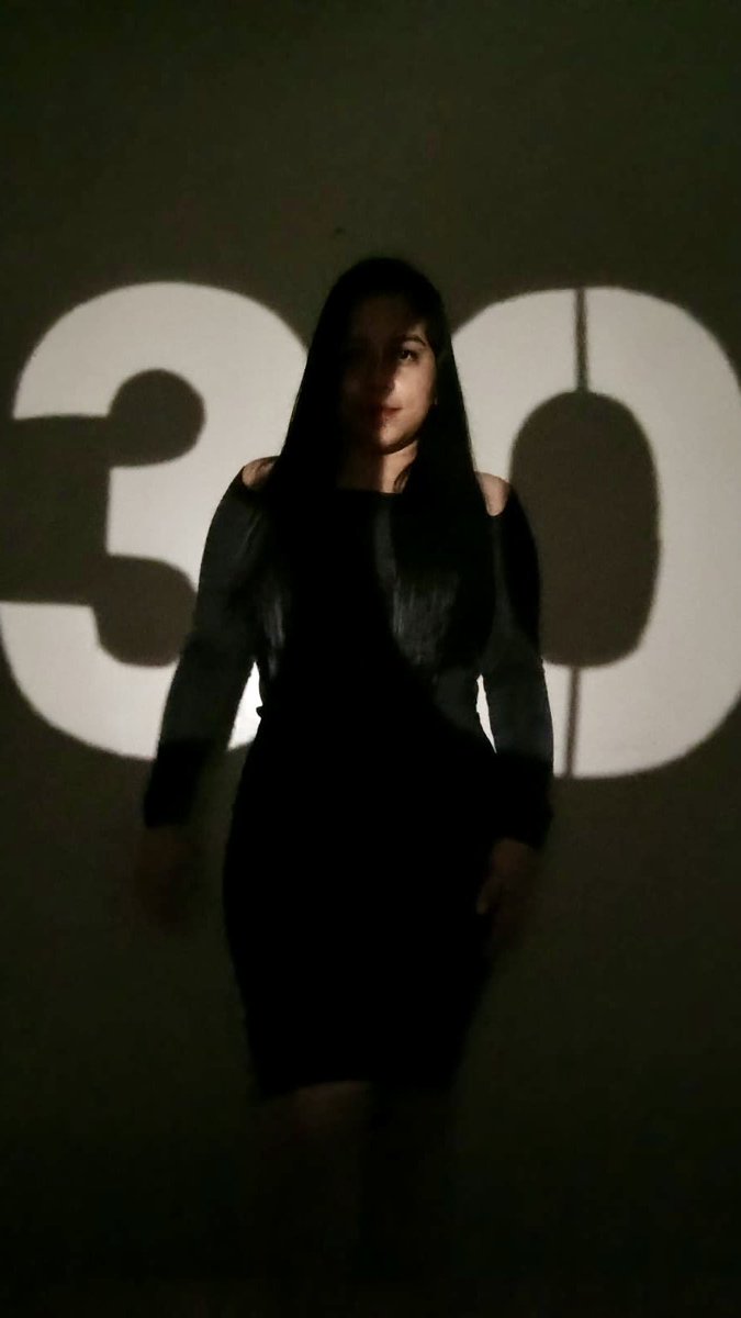 Chelmi3D's tweet photo. Unos 30 muy felices 🖤🥃✨ https://t.co/DWkfDq9JjV