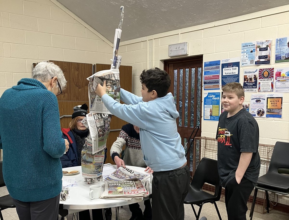 Communicare_SO's tweet photo. GREAT NEWS! Our Chat Together Club is thriving in its new venue at St Mary’s Church in Sholing. Here are some of the children &amp; adults making towers out of newspaper. Great fun was had by all! It was a perfect session of multigenerational activity! #beatloneliness #beatisolation https://t.co/cN06WRgScY