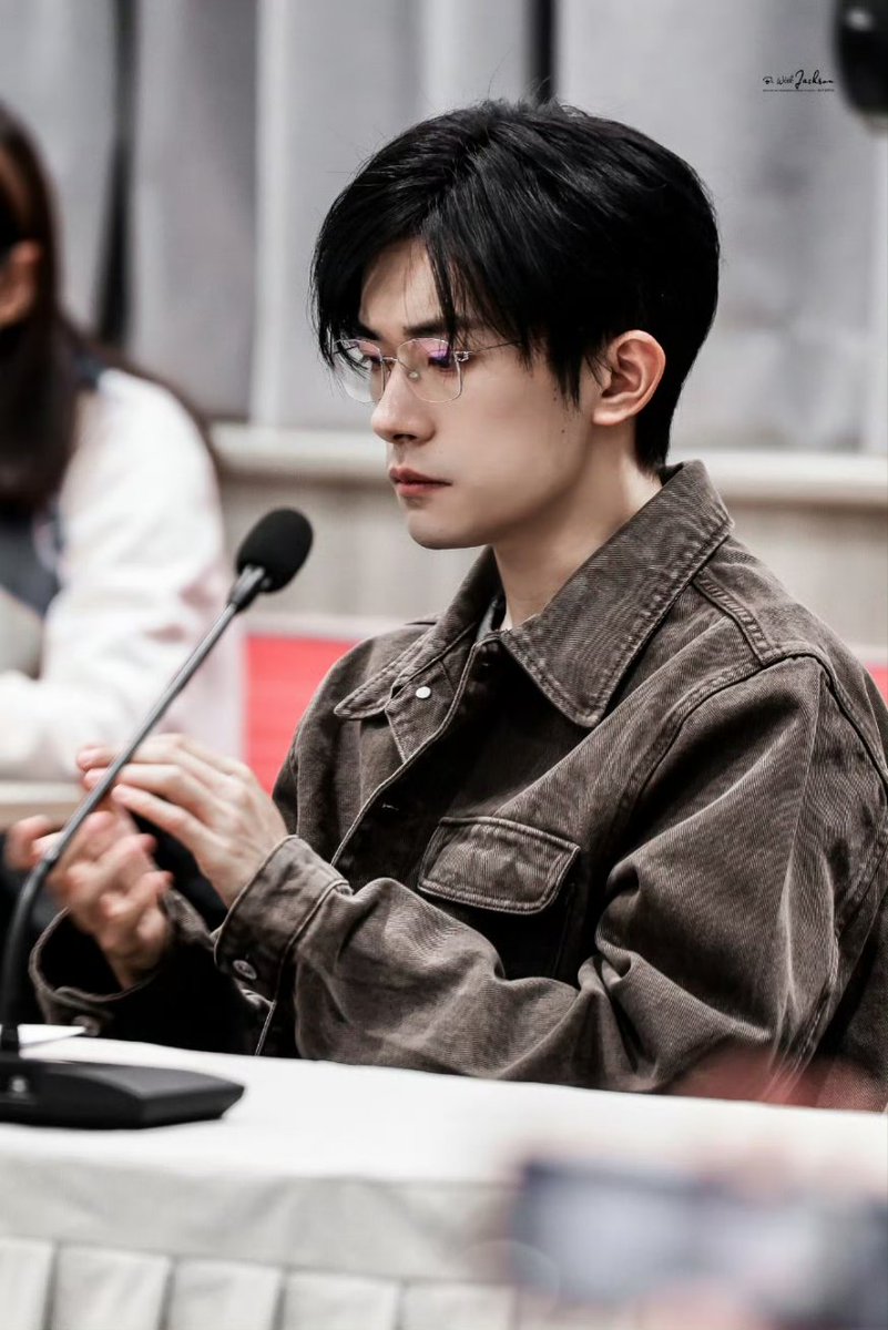 hourly yiyangqianxi tweet media