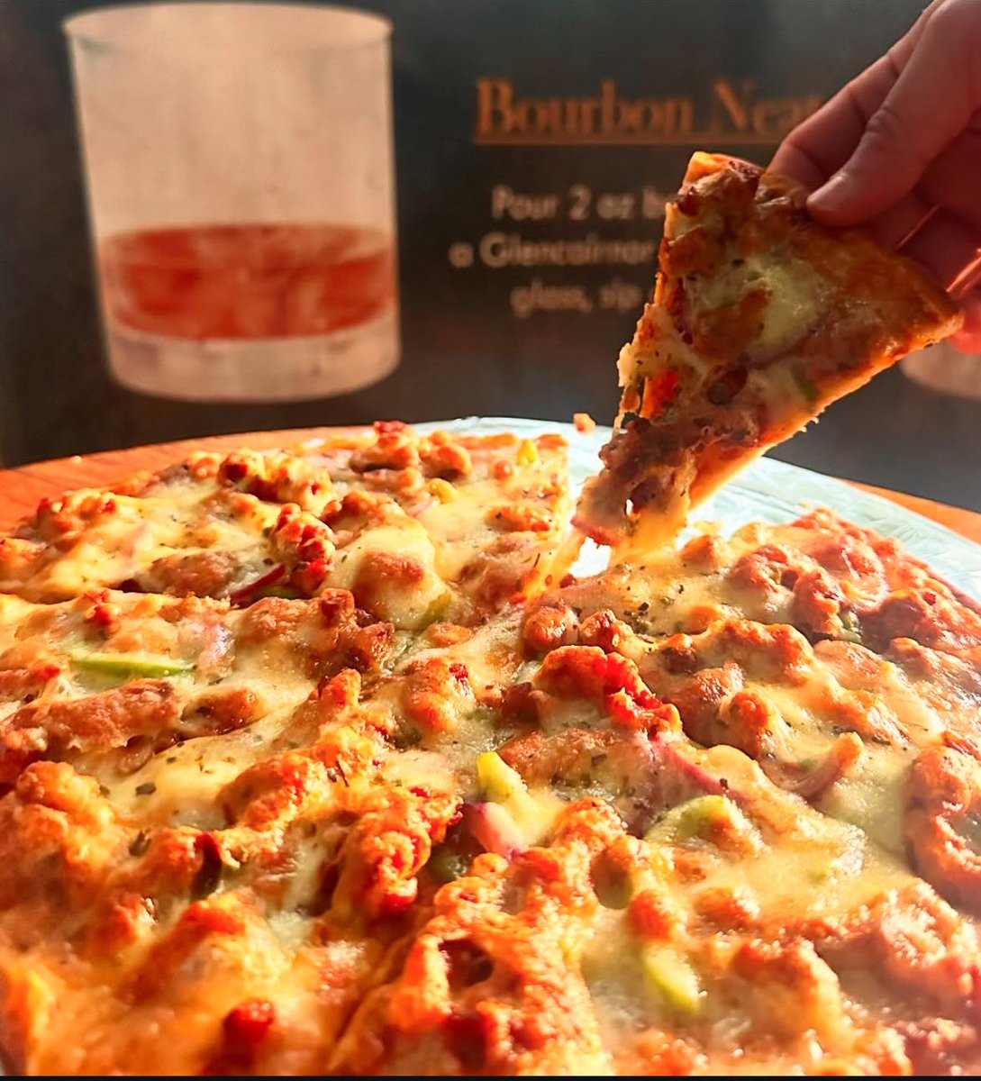 The_bourbon_256's tweet photo. Today is pizza day at The Bourbon! Buy 1 pizza, get the second pizza at 50% off 🍕 
*offer is given every Thursday https://t.co/UAga9hJroy