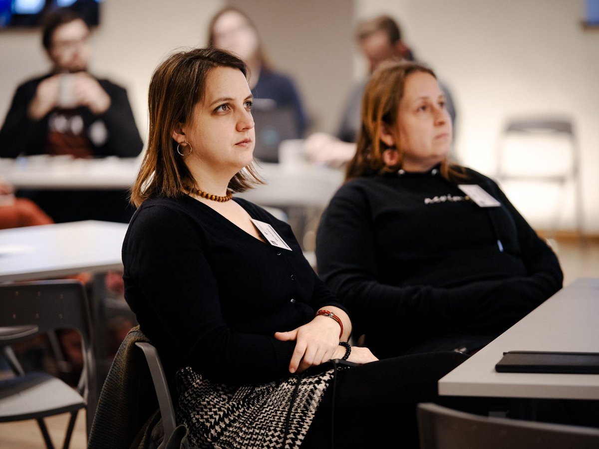 SciComHub tweet media