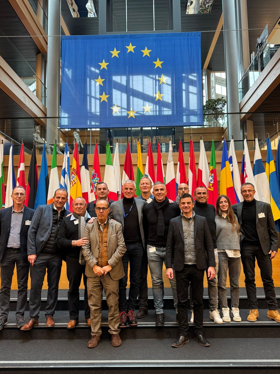 Merci au député européen <a href="/GregoryAllione/">Grégory Allione</a> pour son accueil et la conférence sur la présentation des institutions européennes