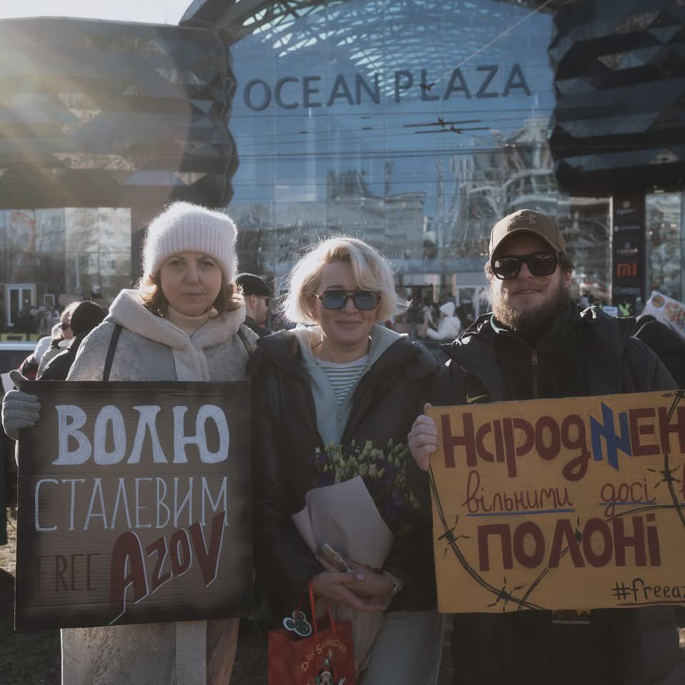 OlgaProkopieva's tweet image. Anastasia Shevchenko, membre du Comité anti-guerre de Russie, à Kiev pour soutenir les prisonniers d’Azovstal. Anastasia est une personne remarquable qui milite sans relâche pour l’échange de prisonniers de guerre.
…suite👇