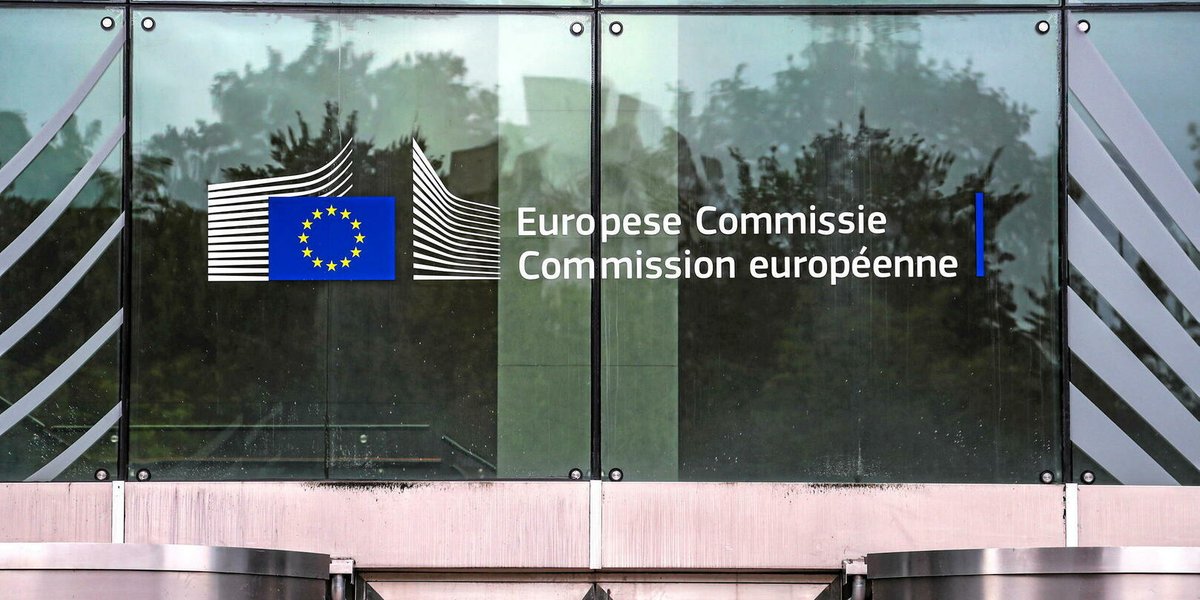 F_Desouche's tweet photo. Scandale à Bruxelles : la Commission européenne a financé des ONG environnementales pour faire pression sur les eurodéputés et les États membres en faveur du Pacte vert (MàJ : les ONG en question sont liées à Soros)
 https://t.co/cqTUhpiqNK https://t.co/A8YipawLtn