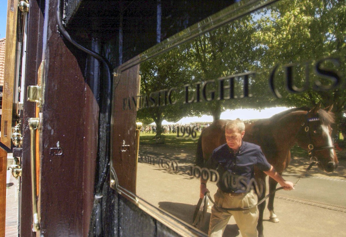 "He was a true team player, exemplary worker, and a fine horseman. His invariably cheerful demeanour endeared him to his many work colleagues and friends alike."

Former Dalham Hall stallion man Tommy Sheridan dies aged 77 👉 bit.ly/3WxMfeX