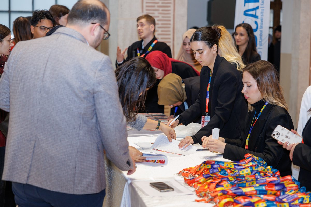 İstanbul Üniversitesi, Ankara Üniversitesi ve Gustave Eiffel Üniversitesi’nin düzenlediği BOBCATSSS’25 Kongresi, 21-23 Ocak 2025 tarihleri arasında İÜ Edebiyat Fakültesi’nde yapıldı. Kongrede, yapay zekânın bilgi ve belge yönetimi alanındaki etkileri ve geleceği masaya yatırıldı.