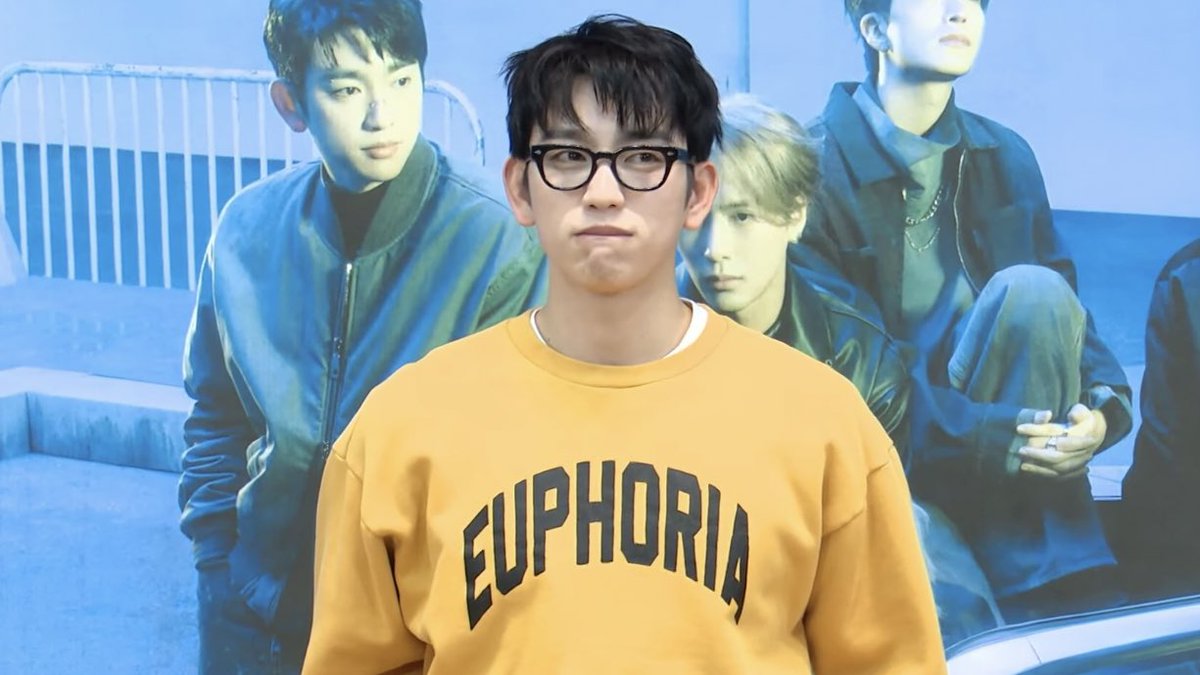 everlovejy's tweet photo. JINYOUNG LOOKS SO CUTE https://t.co/eFCHx2UxmX