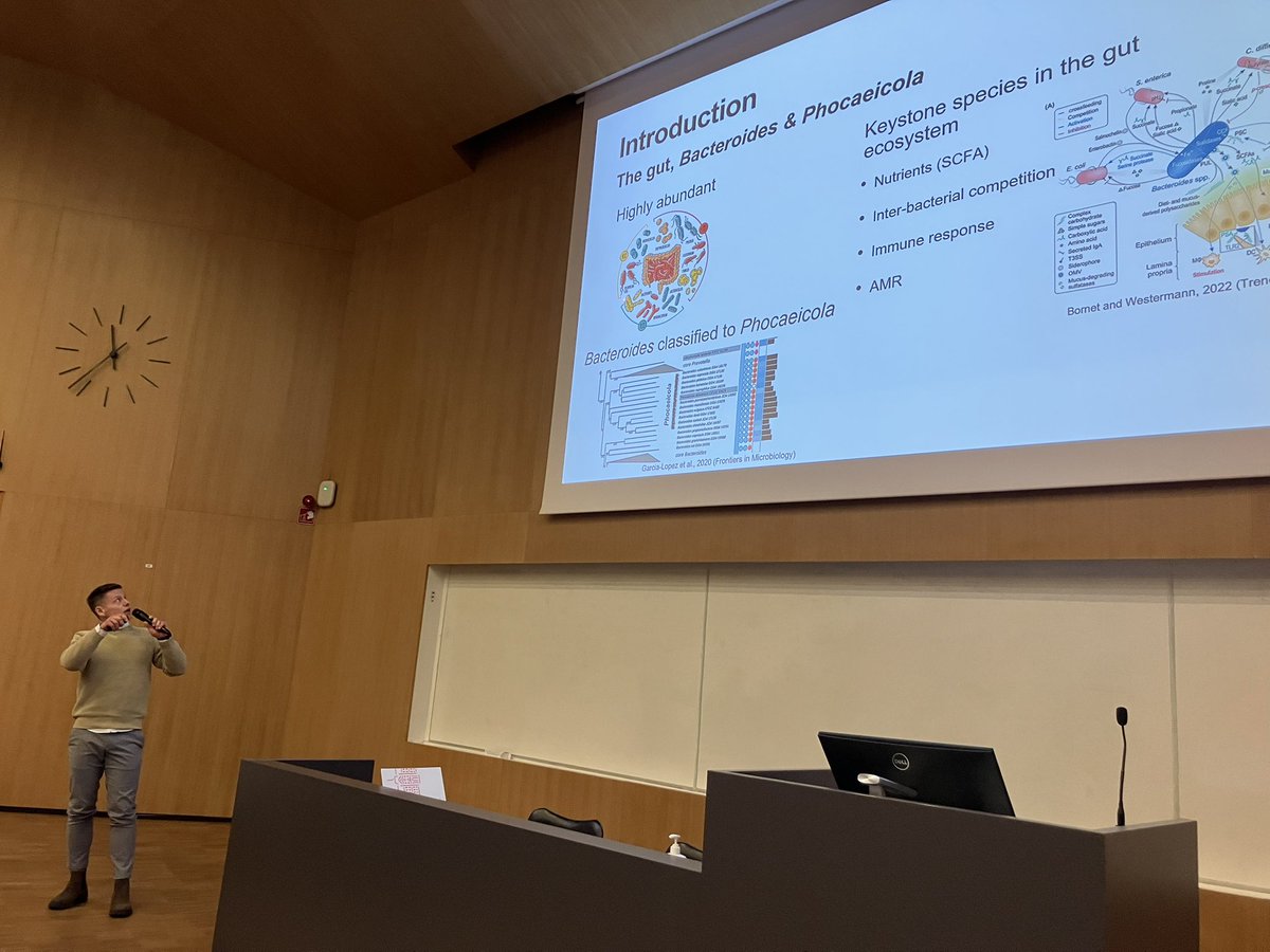 Anna_Dragos's tweet image. First session Aljoša Beber, @polonca_s, @nejcstopno and Virginie Grosboillot on phage ecology and genomics 🤓🇸🇮