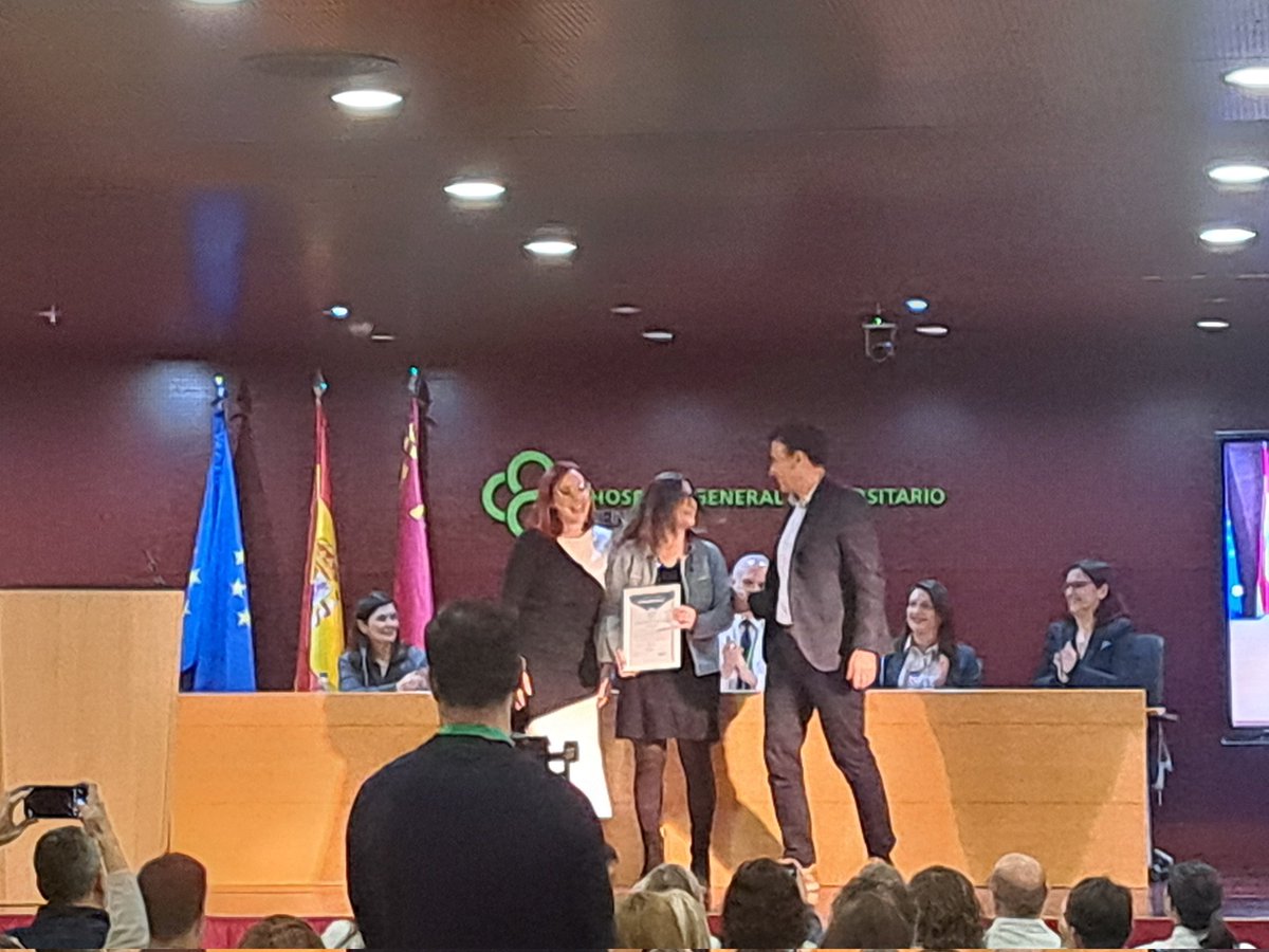 paselsab's tweet photo. Hoy el Servicio de Farmacia del @Area7ReinaSofia recibe su certificación QPEX de la @sefh_ 

Recogen la certificación dos de las responsables de la unidad de externos Lorena Rentero y Maria Garcia ( con el apoyo nuestra 3° farma @MeronoSaura desde el publico)

@ElenaUrbieta https://t.co/erPYhHzzbc