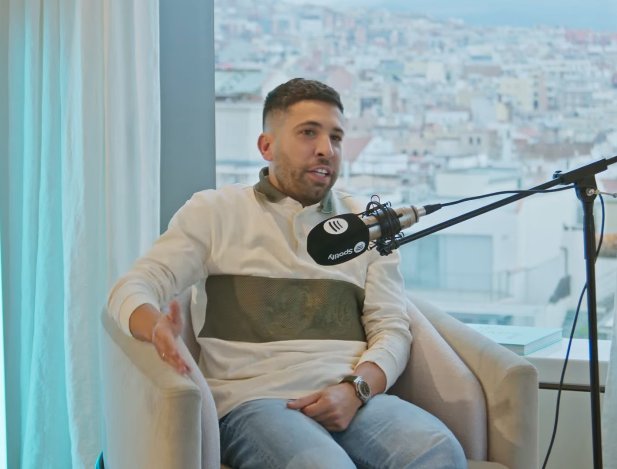 📌 The toughest player you've faced in your career?

🎙 Alba: "You won't even know who he is when I tell you the name!
This player is Kennedy Bakircioglu, a Swedish winger who played for two seasons with Racing."