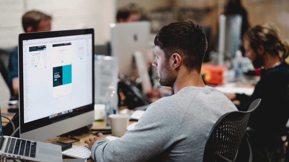 La #FormacióProfessional és percebuda cada vegada més pels joves com una formació útil i potent per encarar amb èxit l’arribada al món laboral 🚀, com reafirma un estudi recent de la Fundación FAD Juventud. Coneixes tota la nostra oferta a #FP? 👉 fp.escolapia.cat