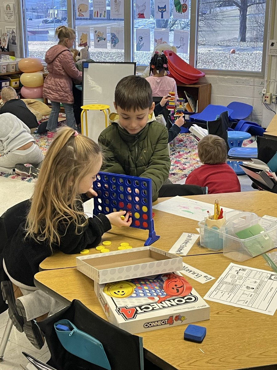 julharr_'s tweet photo. The Chenotees got to visit the Hedgehog Hangout yesterday for indoor recess! Ss enjoyed learning how to play new games together, coloring, building puzzles/legos, playing “pet shop,” and playing school! It was cool to watch them all work together and have fun!❤️ @mlchenot https://t.co/2921UeTJUy