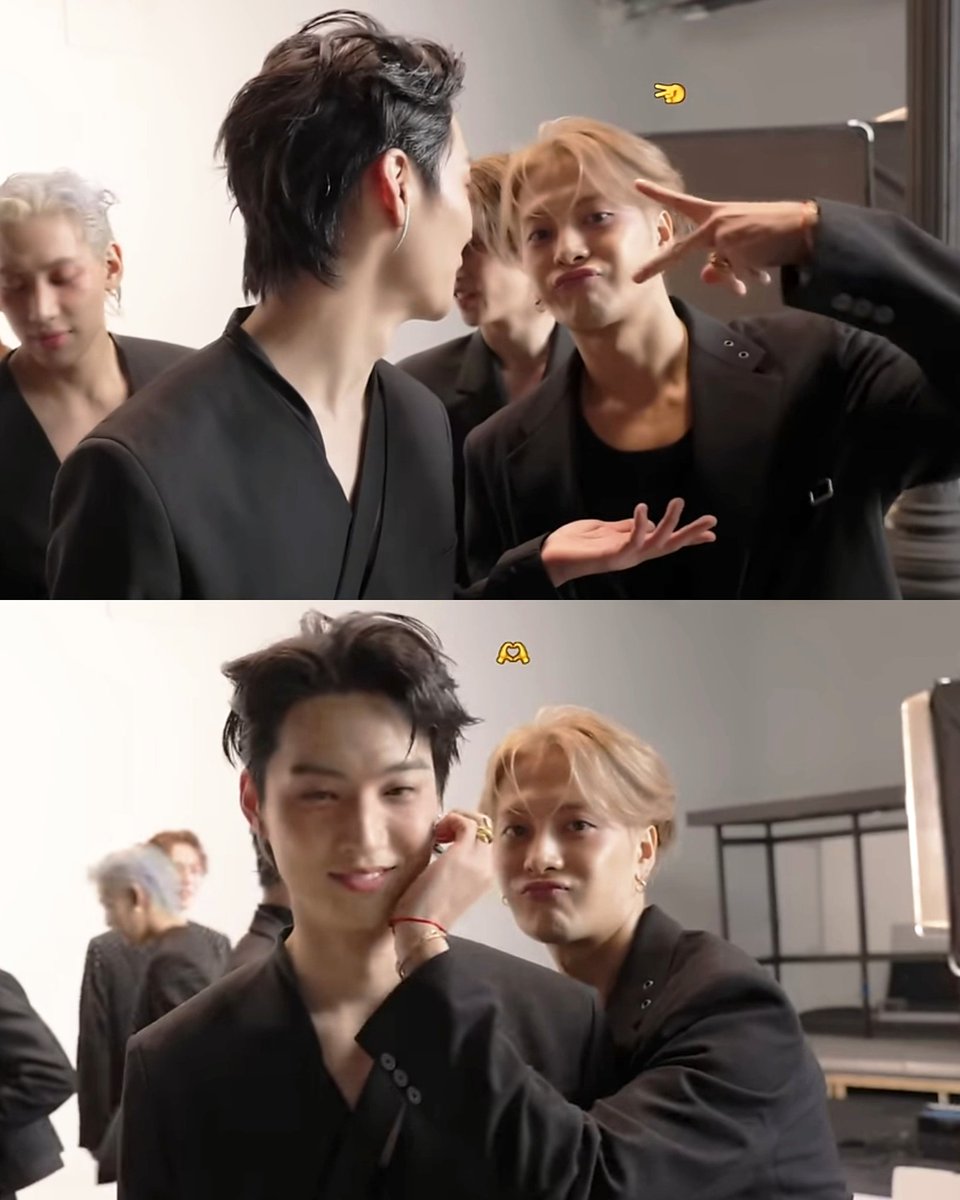 sneakyseunie's tweet photo. JACKBEOM BACK AT IT AGAIN 🥺💚 https://t.co/PFxbzB7IBy