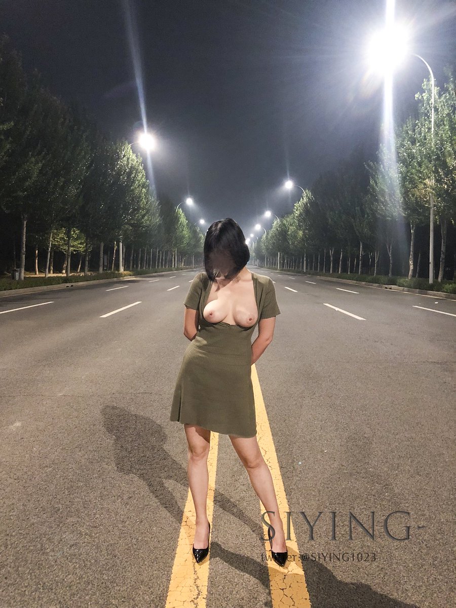 📷 母狗就是喜欢站在马路中间露出😈
@luchu888 @luchu888888 @luchusmart @51luchu_ @luchu66666666 @kssexxia @Xiaoxiaofoer @Public_Catgirl1 @Psxaa3dnSBIBwaZ https://t.co/WNoiJKGoOu