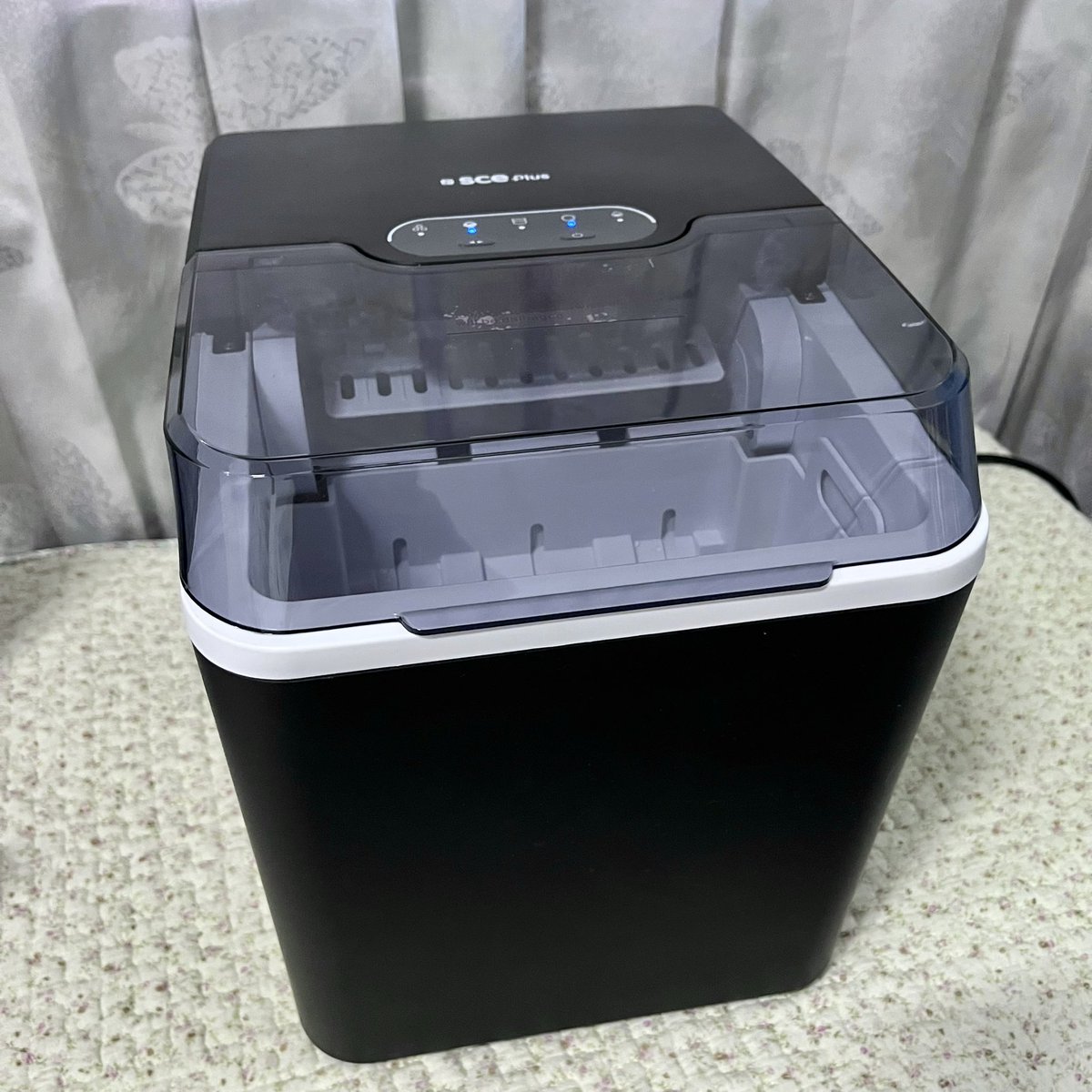 9febme's tweet image. ยกให้เครื่องทำน้ำแข็งตัวนี้เป็นไอเท็มที่ควรมีติดบ้านมาก มีแล้วใช้ชีวิตขึ้นง่ายกว่าเดิมแบบ200% แค่ใส่น้ำแล้วรอ8นาทีก็ได้น้ำแข็งพร้อมกินเลย เลือกได้2ขนาดทั้งแบบใหญ่และแบบเล็ก ตอบโจทย์สำหรับคนขี้เกียแบบชั้นมาก555555 #SCEplus #Topvalue