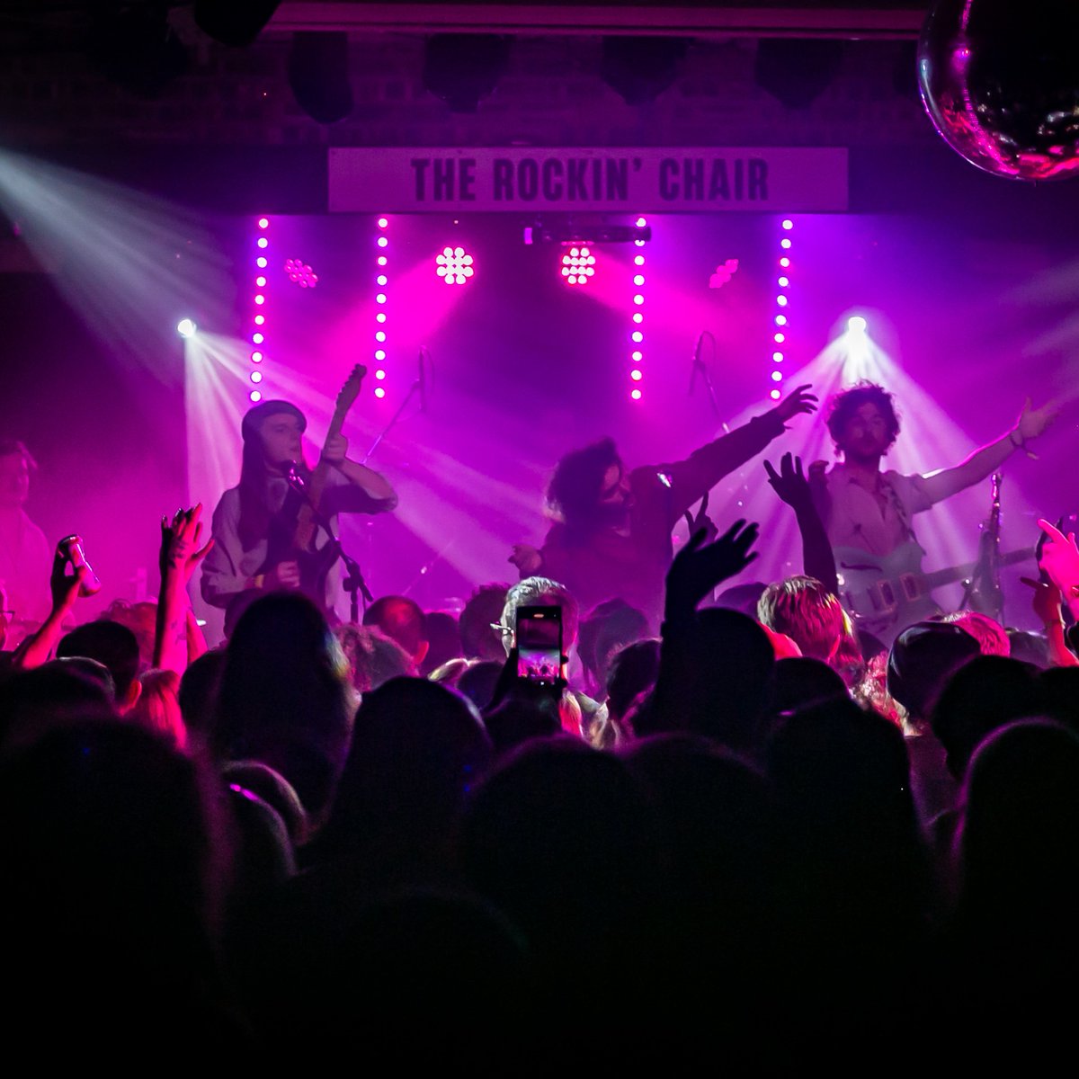 FOCUS Wales (@focuswales) on Twitter photo Diolch : Thanks <a href="/wonderlandmag/">Wonderland</a> for featuring FOCUS Wales 2025 in the BIG FESTIVAL GUIDE 2025! wonderlandmagazine.com/2025/01/16/fes… 🗞️🎪
📸 Alexandra Durrant Diolch : Thanks <a href="/wonderlandmag/">Wonderland</a> for featuring FOCUS Wales 2025 in the BIG FESTIVAL GUIDE 2025! wonderlandmagazine.com/2025/01/16/fes… 🗞️🎪
📸 Alexandra Durrant