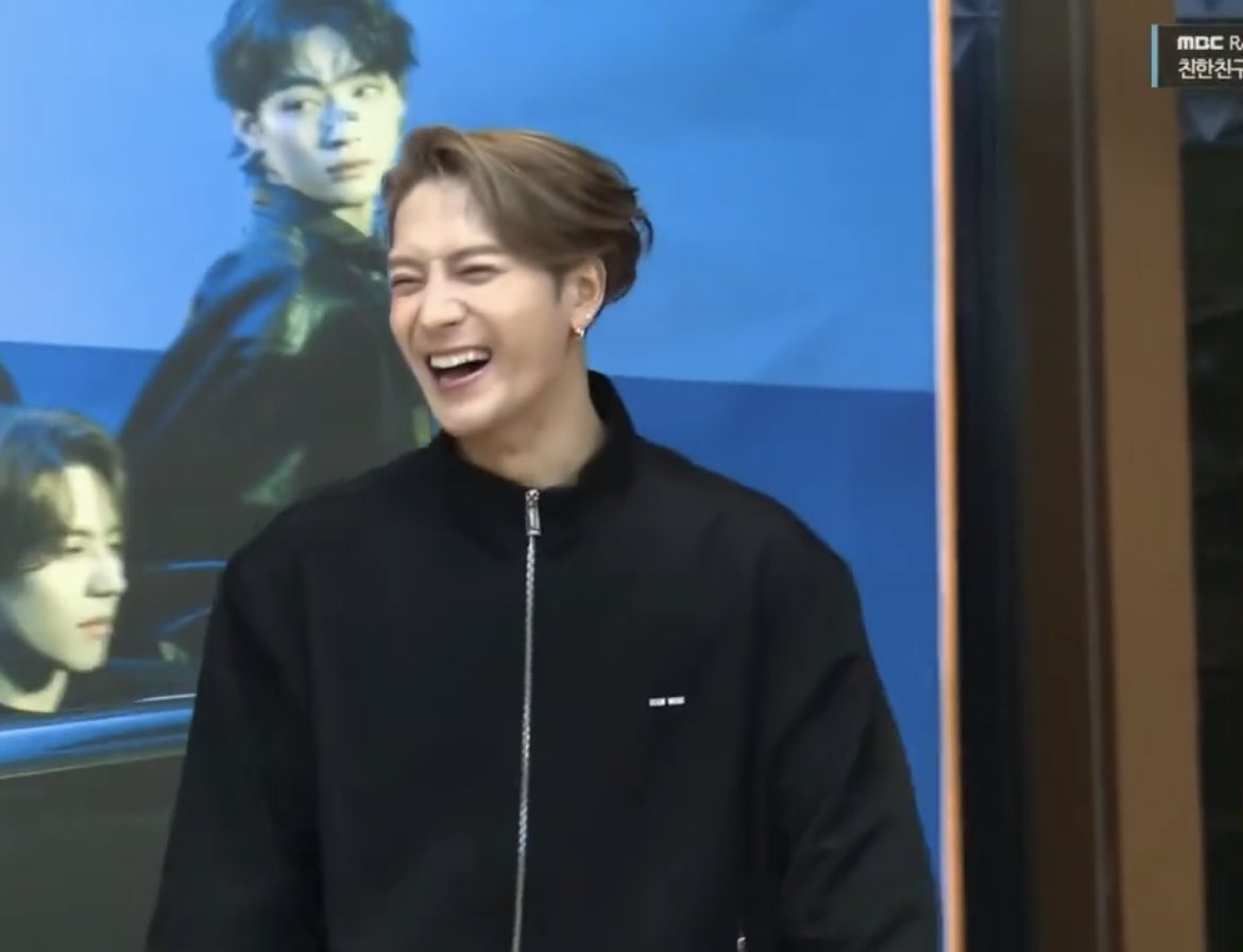 ggwithgot7's tweet photo. อยู่กับ กซว พี่แจ็คสดใสมากขึ้นจริงๆ ยิ้มทั้งปากแล้วก็ทางสายตา ผมมีความสุขไปด้วยมากๆเลย ❤️

#GOT7onMBCRadio 
#GOT7 #갓세븐 @GOT7Official https://t.co/rIiQ9SCGdx