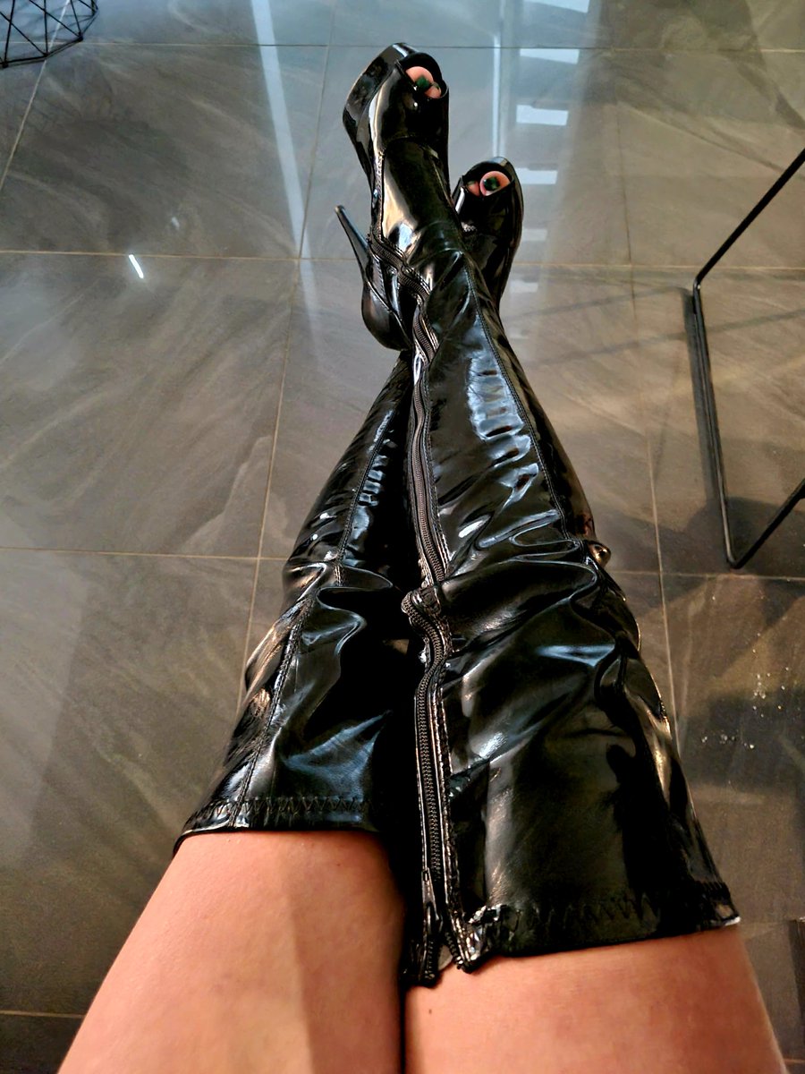 Mistress Leonie (@bea4you_) on Twitter photo 